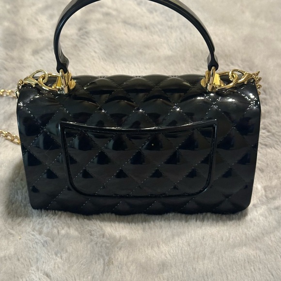 Forever 21 Small Black Vinyl Quilted Handbag Detachable Gold Lock and Chain - Picture 3 of 12